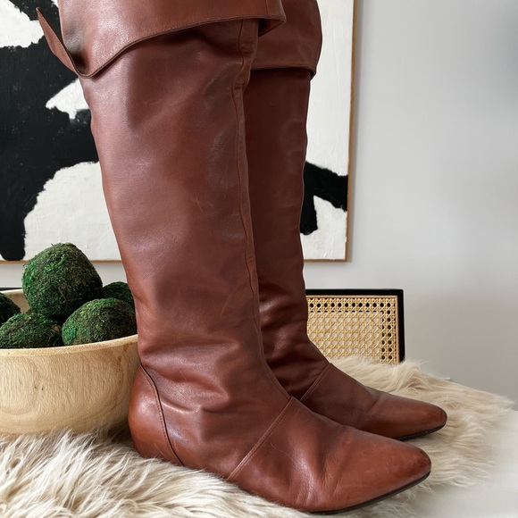 Tall leather boot in Chestnut Brown - Picture 1 of 6